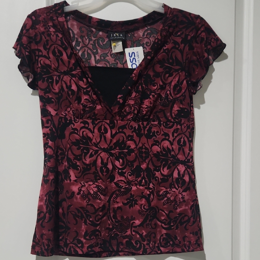 Diva Red Fitted Graphic Blouse